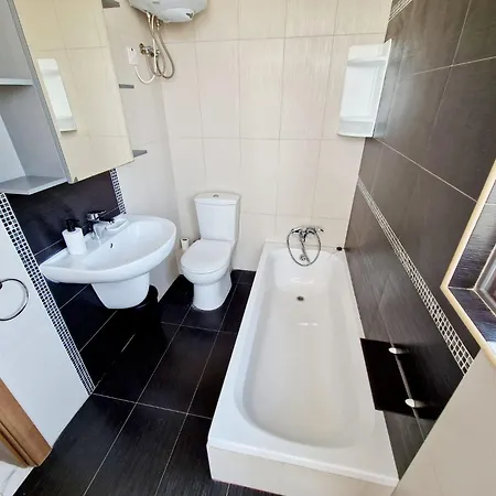 Penthouse With Large Terrace Close To Seafront Apartment St. Paul's Bay