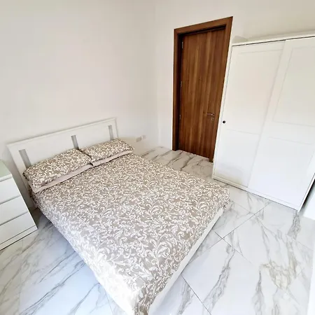 Penthouse With Large Terrace Close To Seafront 公寓 圣保罗湾城