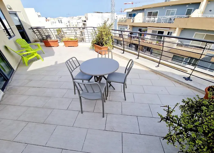 Penthouse With Large Terrace Close To Seafront St. Paul's Bay