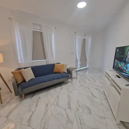 Penthouse With Large Terrace Close To Seafront *