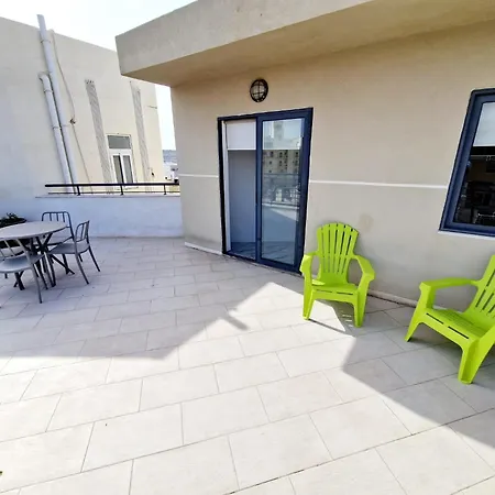 Penthouse With Large Terrace Close To Seafront *