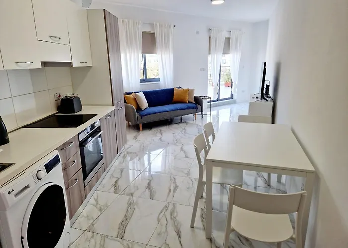 Penthouse With Large Terrace Close To Seafront 公寓 圣保罗湾城