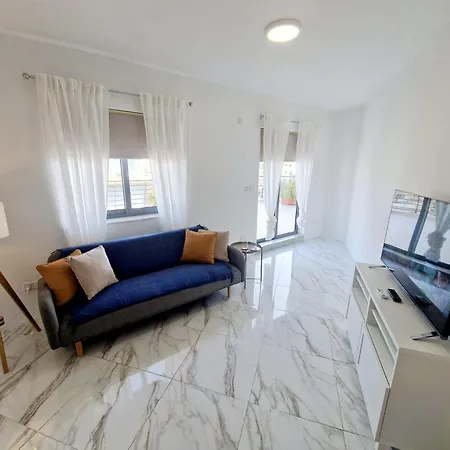 Penthouse With Large Terrace Close To Seafront *