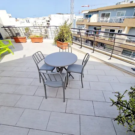 Penthouse With Large Terrace Close To Seafront St. Paul's Bay